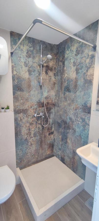 Rooms Lucky Makarska Esterno foto